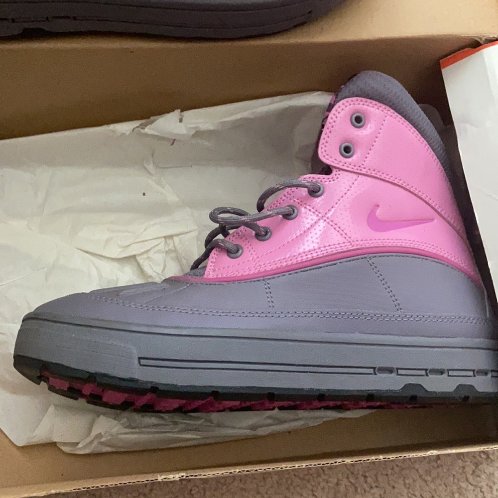 Nike ACG - Picture 2 of 2